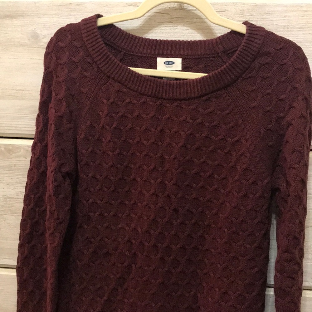 Maroon sweater